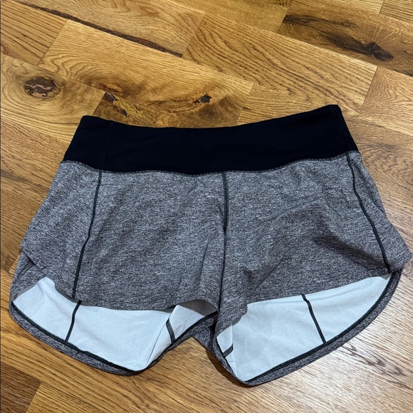Lululemon Speed Up Mid-Rise Lined Short II 4” - Size 8 - Picture 1 of 8